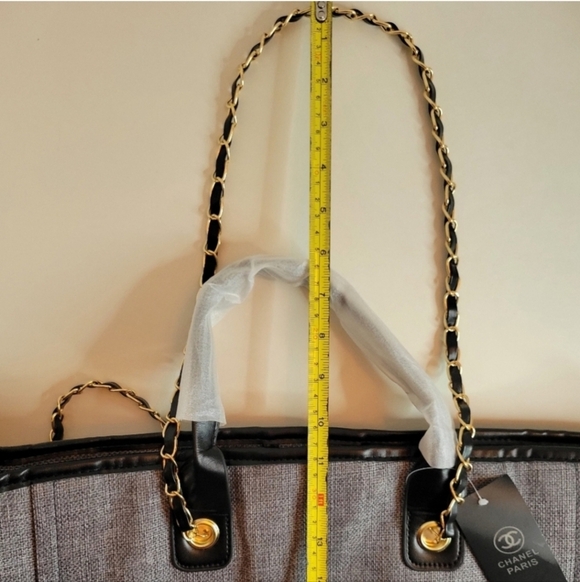 🎄🎁 CHANEL Deauville Two-Way Tote Bag, GWP, New! 🎄🎁 - Picture 9 of 10